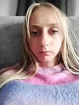 Snapshot of babyXlove chatting on 09-14-25, 12:37 babyXlove online show from 09-14-25, 12:37