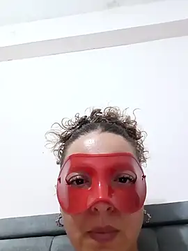 Snapshot of Maskelihatun chatting on 09-08-25, 05:12 Maskelihatun online show from 09-08-25, 05:12