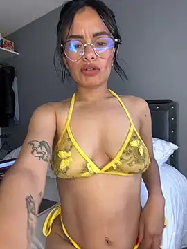 Snapshot of Melissa_coch chatting on 02-16-26, 03:52 Melissa coch online show from 02-16-26, 03:52