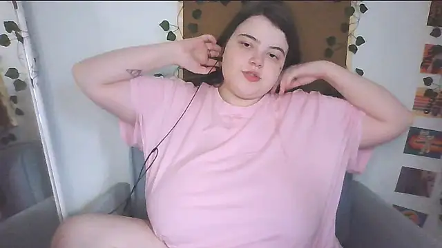 Snapshot of brattyprincessemma chatting on 09-14-25, 01:32 brattyprincessemma online show from 09-14-25, 01:32