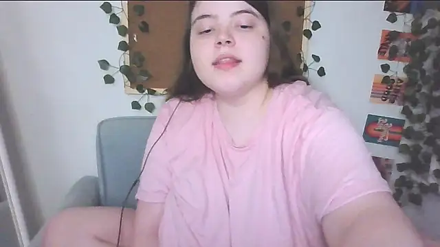 Snapshot of brattyprincessemma chatting on 10-03-25, 06:27 brattyprincessemma online show from 10-03-25, 06:27