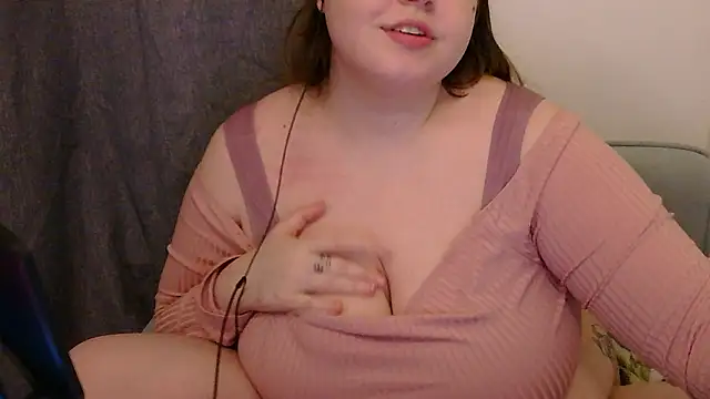 Snapshot of brattyprincessemma chatting on 03-24-26, 08:03 brattyprincessemma online show from 03-24-26, 08:03