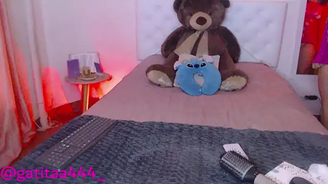 kylie444  online show from 02-06-26, 08:12