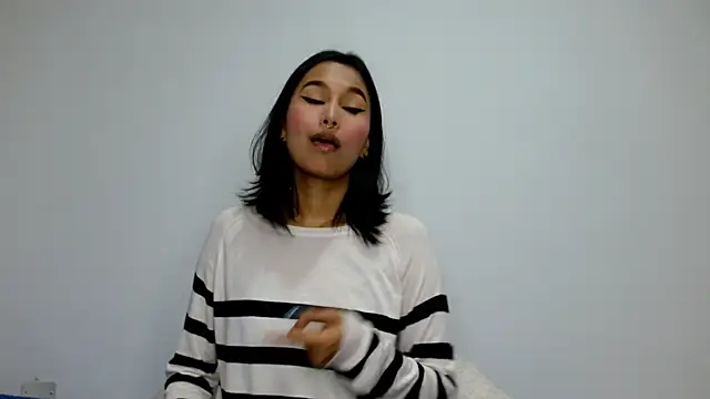 Gia Lee online show from 09-30-25, 02:27