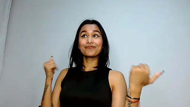 Gia Lee online show from 10-13-25, 03:17