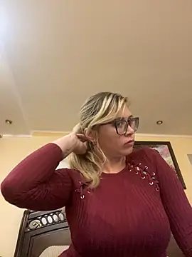 Crystal00Girl online show from 10-11-25, 10:08