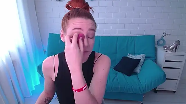 TinaCruyze online show from 09-14-25, 11:31
