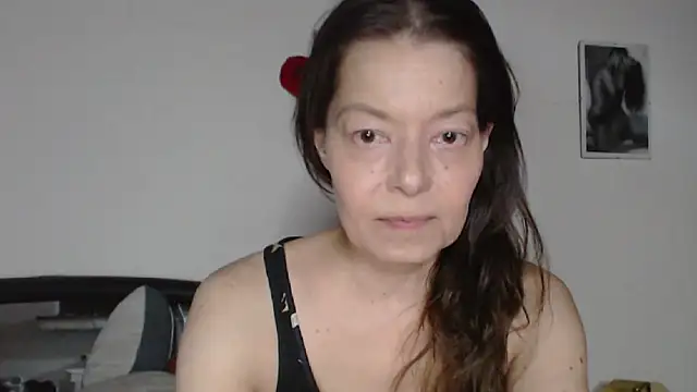 Snapshot of SexySarah177 chatting on 02-25-26, 09:35 SexySarah177 online show from 02-25-26, 09:35