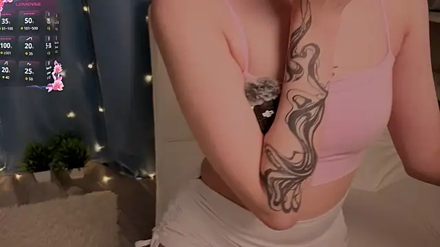 Winaria online show from 10-25-25, 04:20