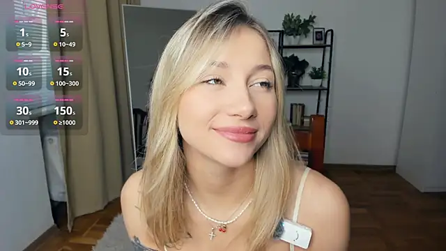 Snapshot of FaaBinaa chatting on 10-19-25, 07:09 FaaBinaa online show from 10-19-25, 07:09