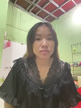 Snapshot of QueenLink chatting on 10-03-25, 02:58 QueenLink online show from 10-03-25, 02:58