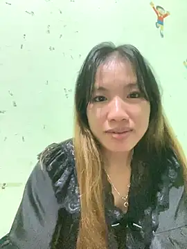 Snapshot of QueenLink chatting on 10-08-25, 04:48 QueenLink online show from 10-08-25, 04:48