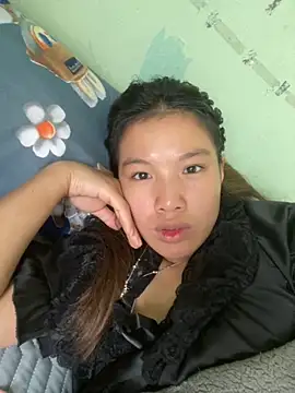 Snapshot of QueenLink chatting on 10-13-25, 04:45 QueenLink online show from 10-13-25, 04:45