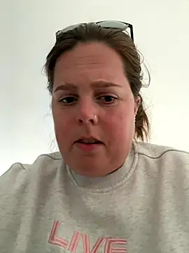 Snapshot of hornykitty1210 chatting on 11-06-25, 05:14 hornykitty1210 online show from 11-06-25, 05:14