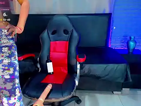 Juliette Miel online show from 11-18-25, 03:23