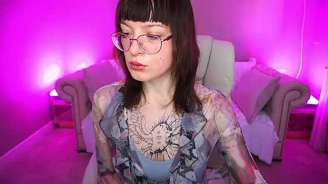 Pixie Peachh online show from 11-02-25, 07:00