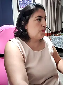 Snapshot of lina_maria99 chatting on 09-28-25, 12:05 lina maria99 online show from 09-28-25, 12:05