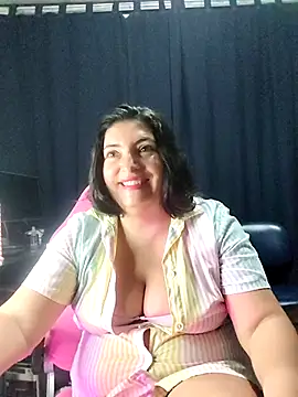 Snapshot of lina_maria99 chatting on 10-16-25, 10:27 lina maria99 online show from 10-16-25, 10:27