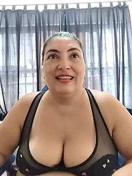 Snapshot of lina_maria99 chatting on 11-06-25, 07:48 lina maria99 online show from 11-06-25, 07:48