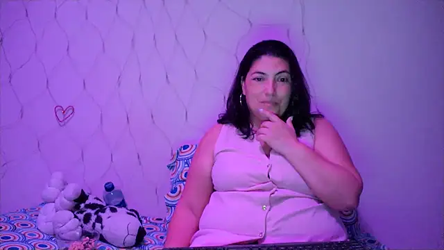Snapshot of lina_maria99 chatting on 05-25-26, 12:49 lina maria99 online show from 05-25-26, 12:49