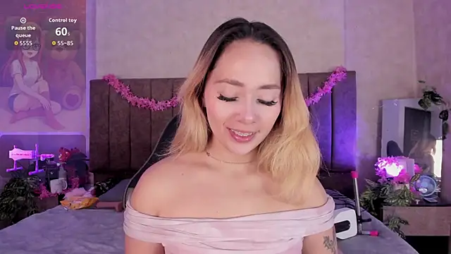 LanaMills  online show from 05-21-26, 02:40