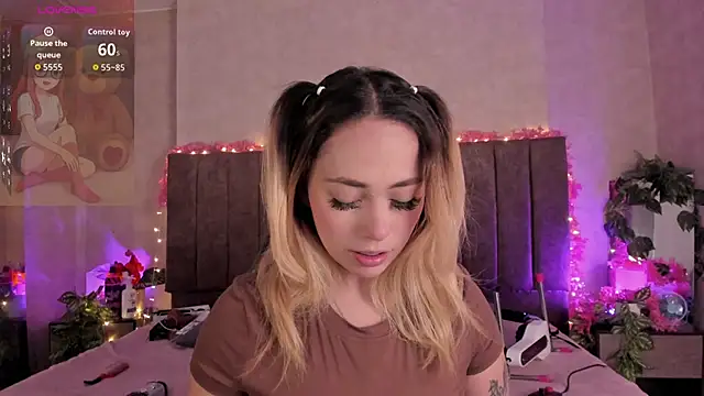 LanaMills  online show from 06-20-26, 04:04