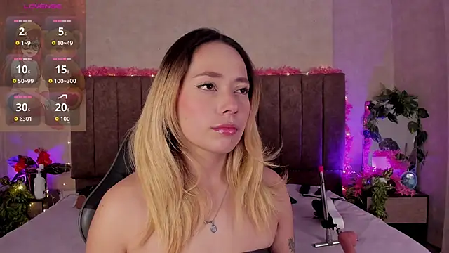 LanaMills  online show from 06-30-26, 04:35