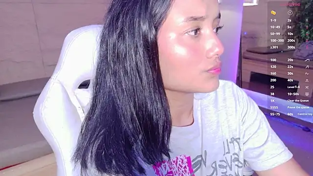 HannahMontgomery online show from 05-20-26, 04:13