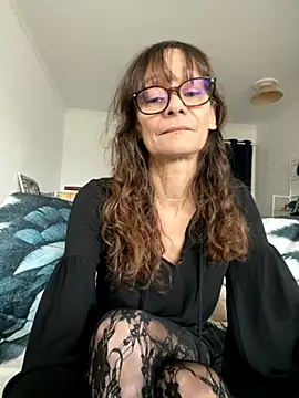 Chris06d22xh online show from 11-23-25, 03:23