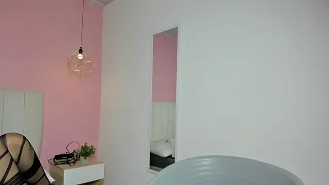 Snapshot of elisabethflores chatting on 11-10-25, 09:03 elisabethflores online show from 11-10-25, 09:03