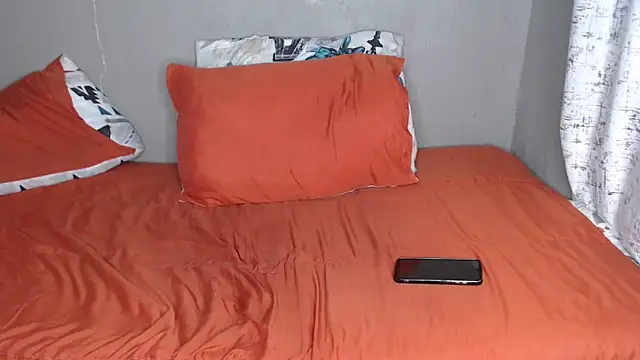 Lunalee online show from 02-08-26, 01:42