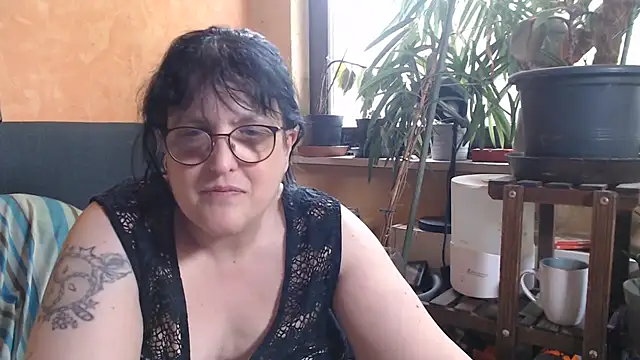 ladyfrombonn online show from 05-12-26, 02:14
