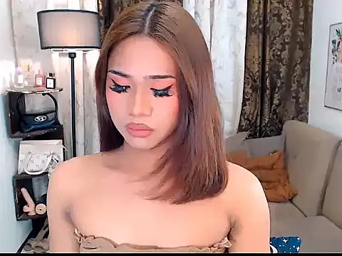 Snapshot of asianlatina69 chatting on 10-15-25, 10:21 asianlatina69 online show from 10-15-25, 10:21