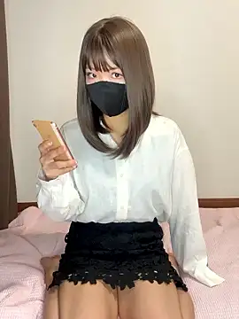 reina 00121 online show from 10-31-25, 12:22