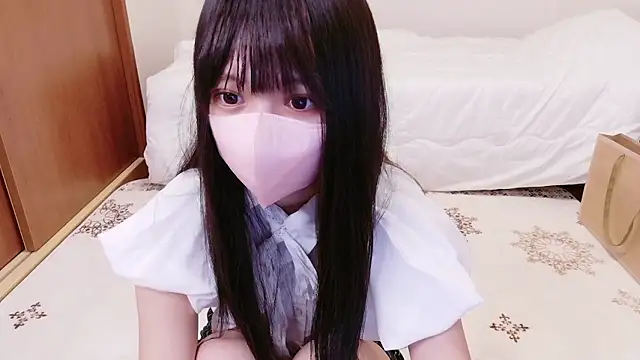 MoMo-chi online show from 09-18-25, 12:18