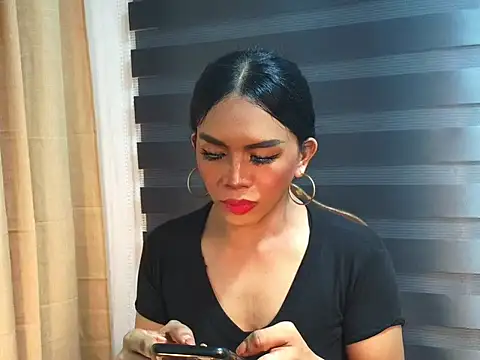  karie online show from 11-08-25, 02:39