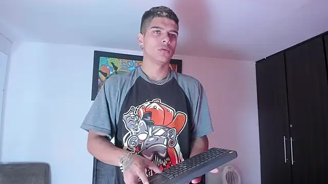 wyatt 3 online show from 11-02-25, 01:35