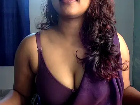 Snapshot of Hot-Honey20 chatting on 10-20-25, 07:42 Hot-Honey20 online show from 10-20-25, 07:42