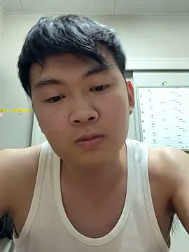 Snapshot of hiromu53 chatting on 10-12-25, 11:20 hiromu53 online show from 10-12-25, 11:20