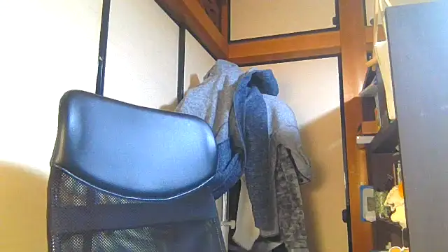 Snapshot of hiromu53 chatting on 03-15-26, 01:06 hiromu53 online show from 03-15-26, 01:06