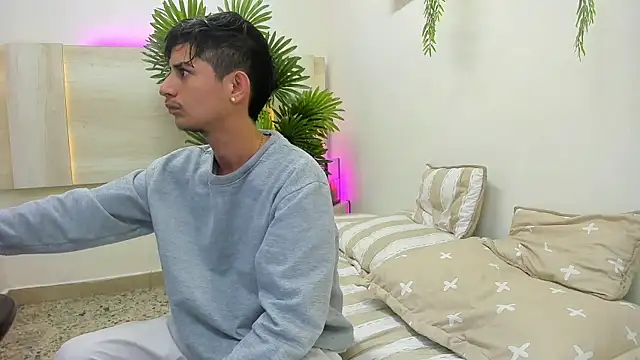 Snapshot of Wicked_Twink chatting on 10-24-25, 11:06 Wicked Twink online show from 10-24-25, 11:06