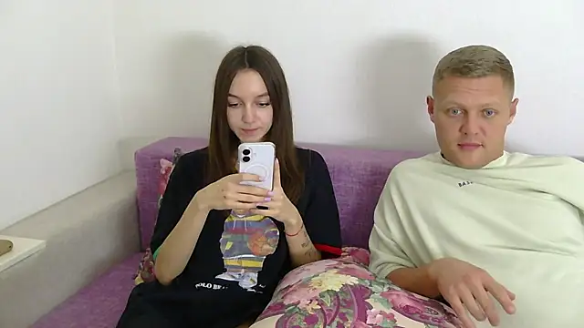 NotSoSweetDasha online show from 10-17-25, 09:17