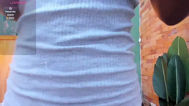 halleylorens online show from 03-12-26, 07:20