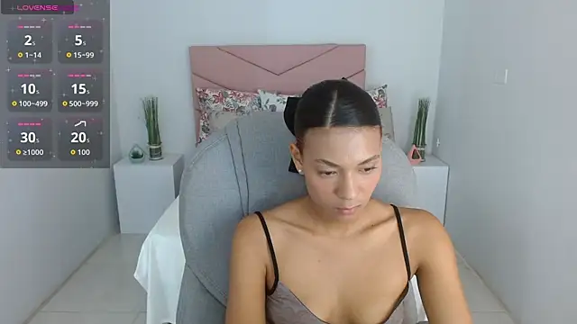 SarayVega  online show from 09-30-25, 07:30