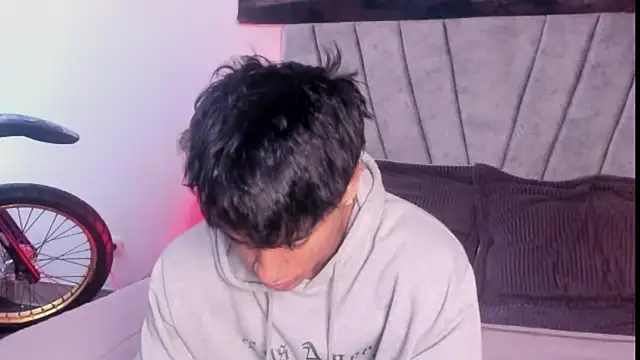 ZYZZ1312 online show from 11-26-25, 03:13