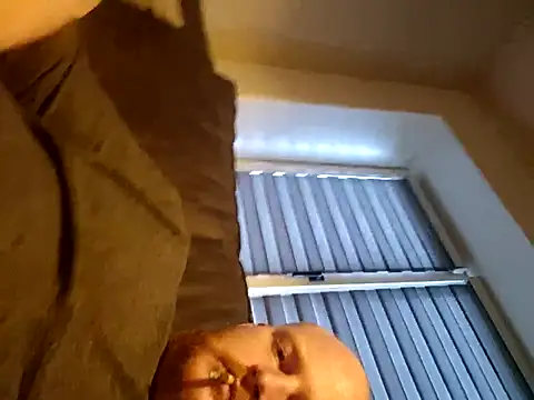 Snapshot of svenni2525 chatting on 11-15-25, 08:00 svenni2525 online show from 11-15-25, 08:00