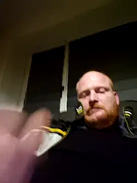 Snapshot of svenni2525 chatting on 11-16-25, 04:29 svenni2525 online show from 11-16-25, 04:29