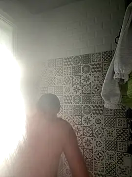 Snapshot of brasilien18cm chatting on 11-20-25, 02:39 brasilien18cm online show from 11-20-25, 02:39