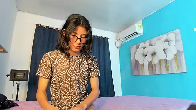 Snapshot of angel_hasss chatting on 09-14-25, 02:44 angel hasss online show from 09-14-25, 02:44