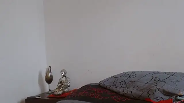 Snapshot of naiaratobon__ chatting on 02-20-26, 08:42 naiaratobon online show from 02-20-26, 08:42